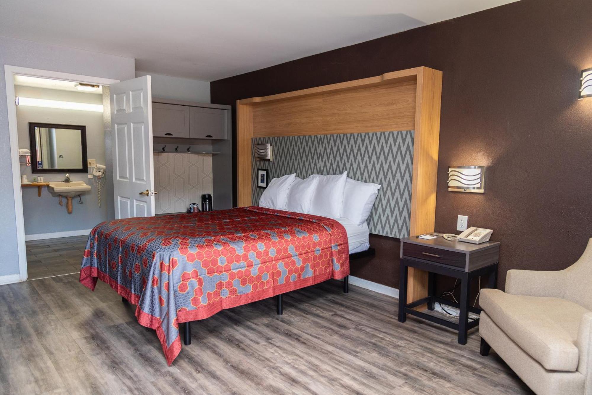 Columbus Inn And Suites Esterno foto