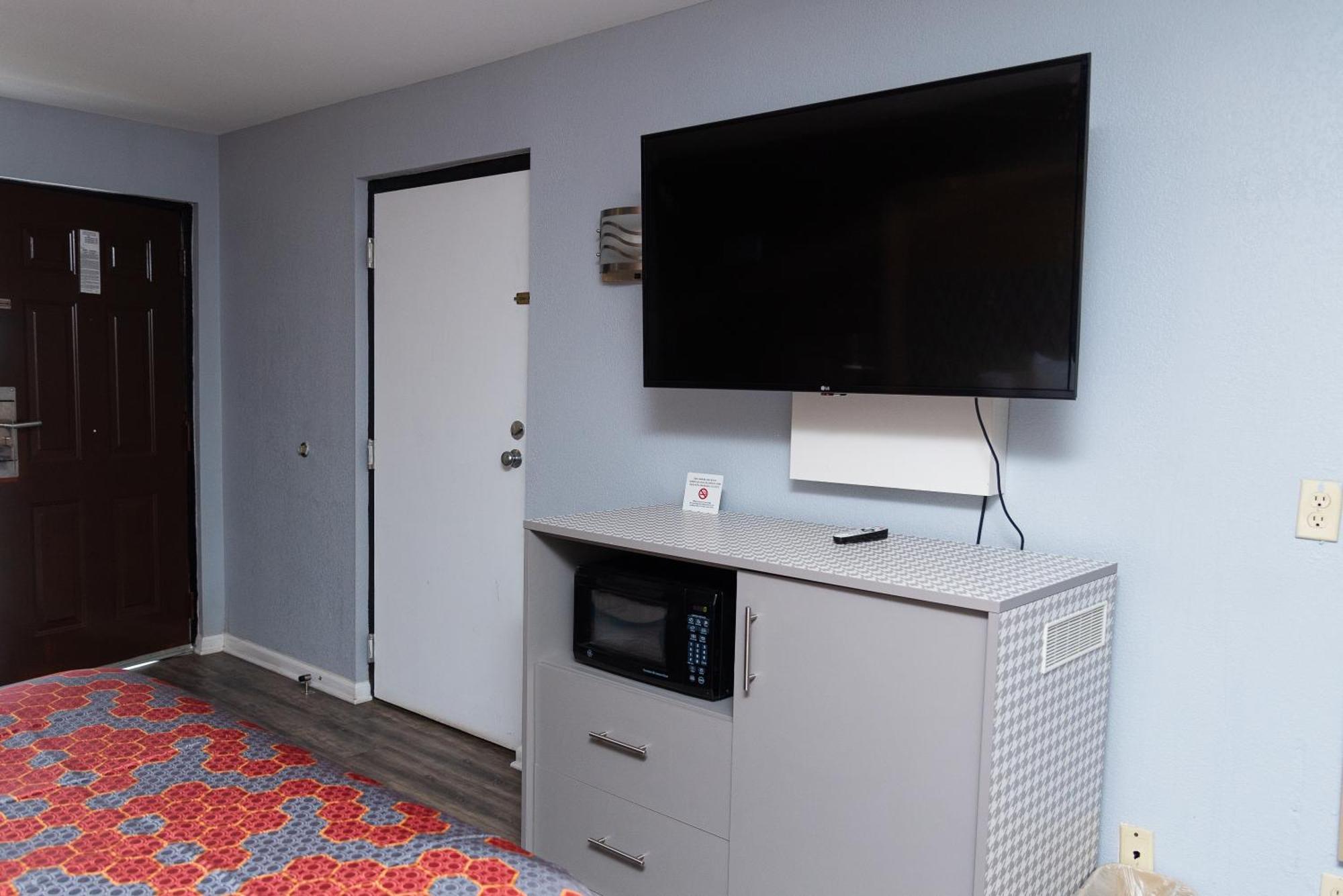 Columbus Inn And Suites Esterno foto