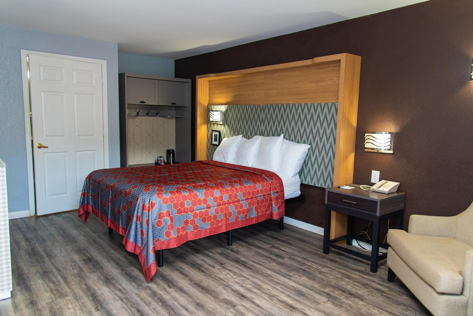 Columbus Inn And Suites Esterno foto