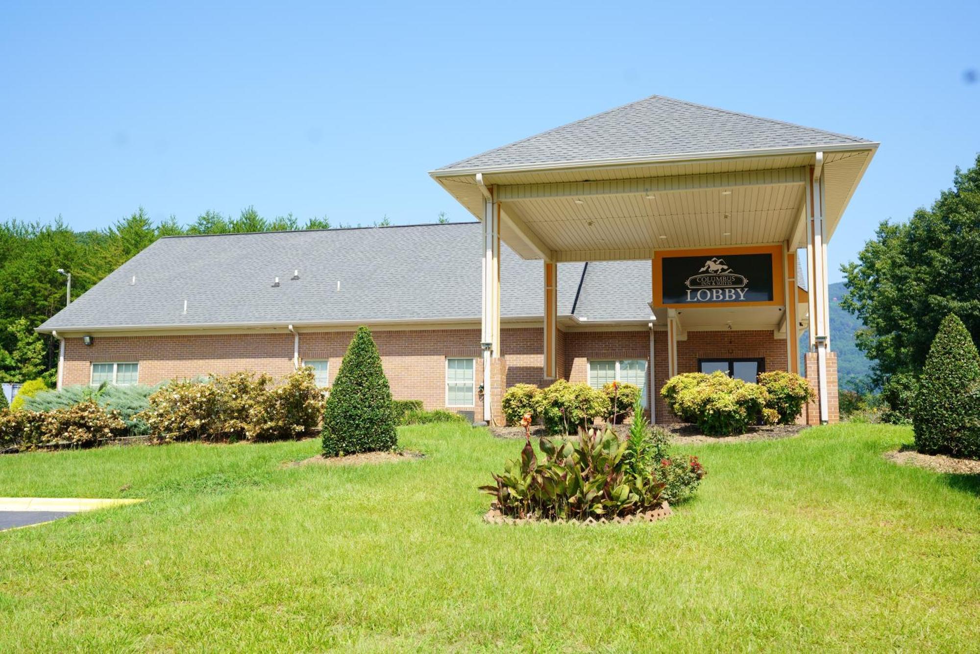 Columbus Inn And Suites Esterno foto