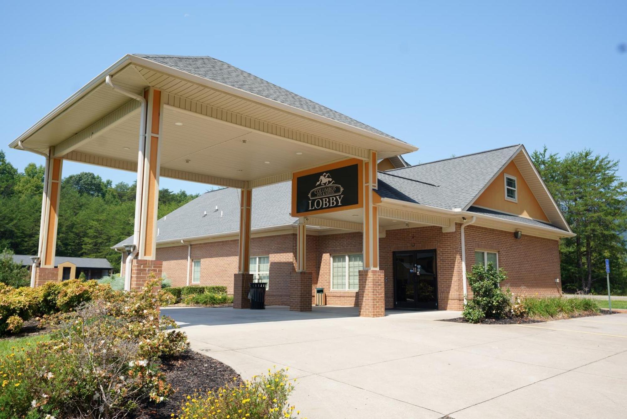 Columbus Inn And Suites Esterno foto