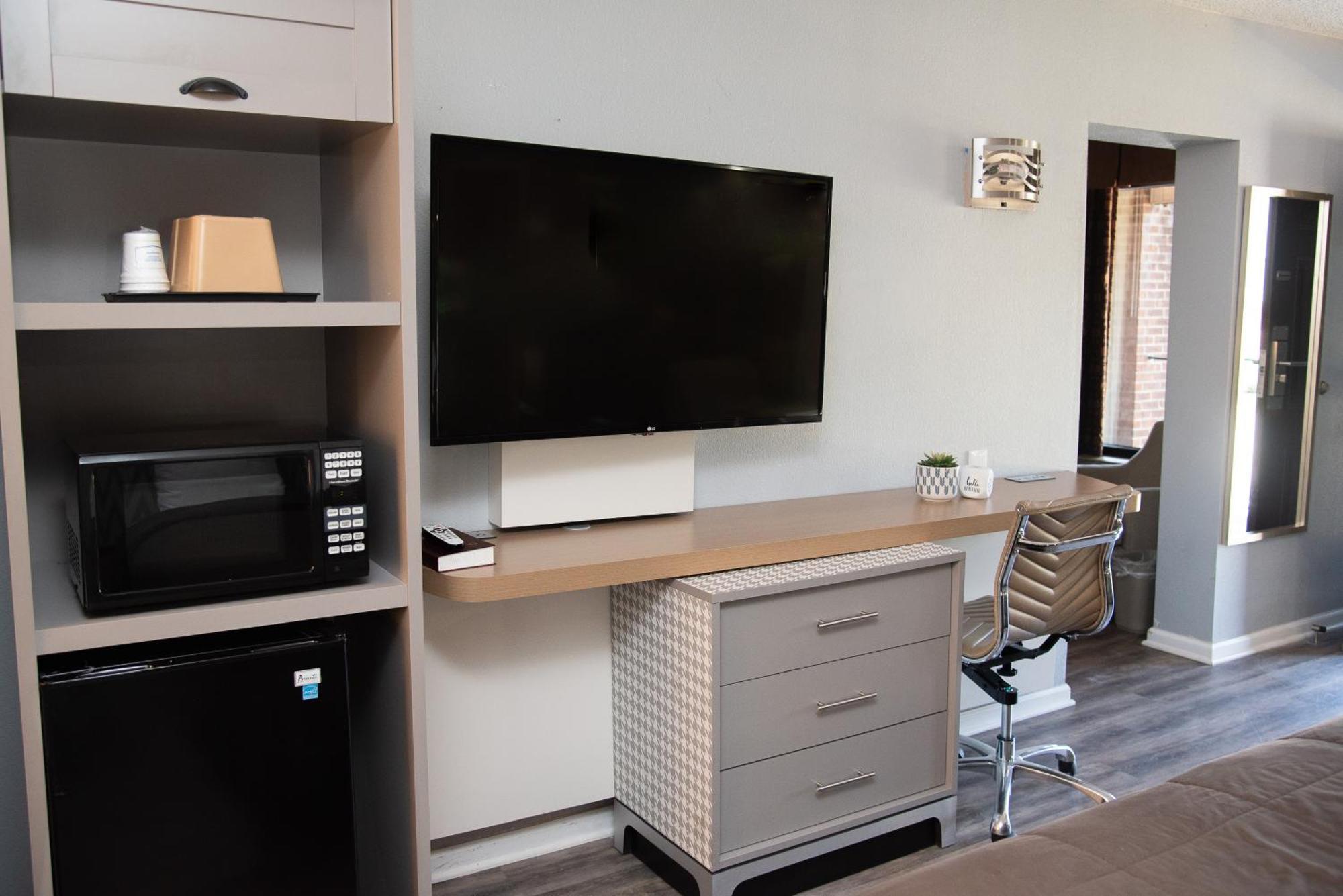 Columbus Inn And Suites Esterno foto