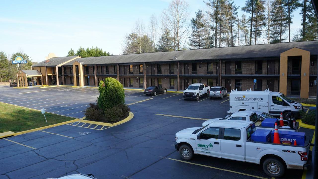 Columbus Inn And Suites Esterno foto